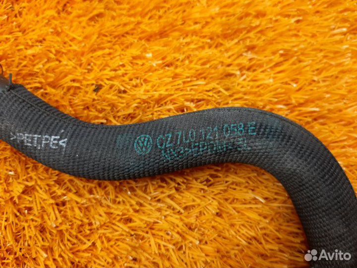 Патрубок системы охлаждения Volkswagen Touareg 7L