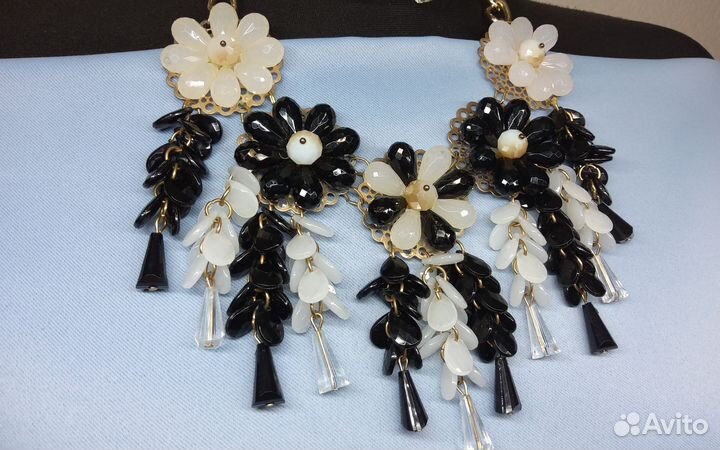 Комплект бижутерии серьги и колье