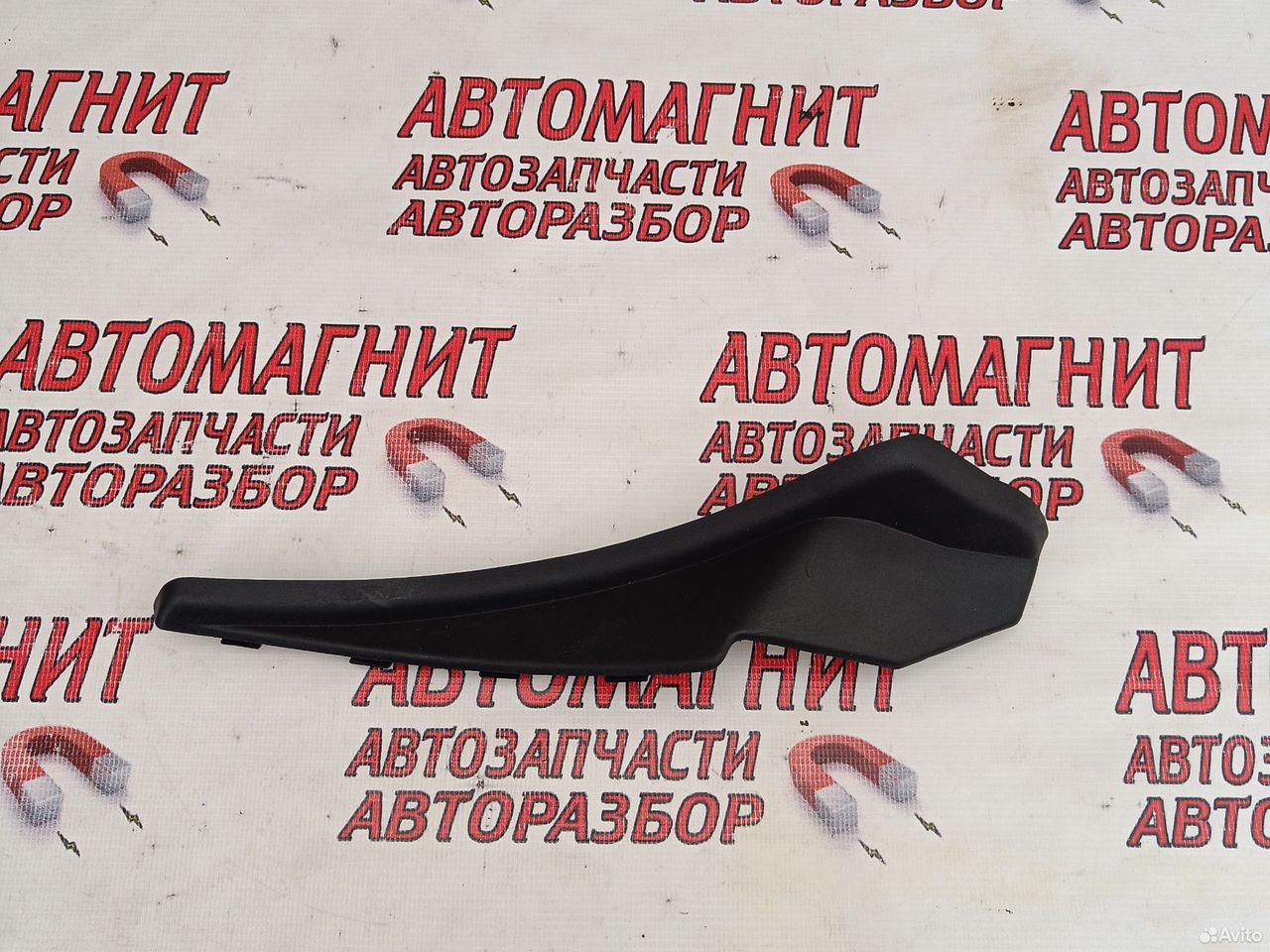 Уголок жабо правый Рено Аркана