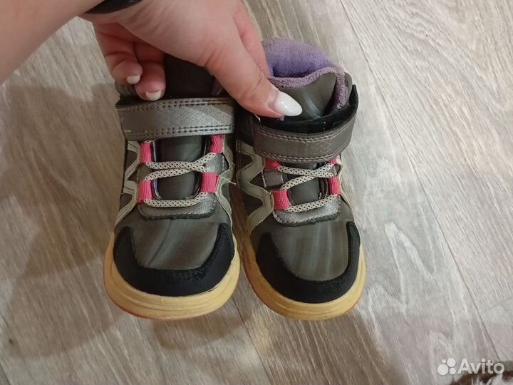 Кроссовки демисезонные