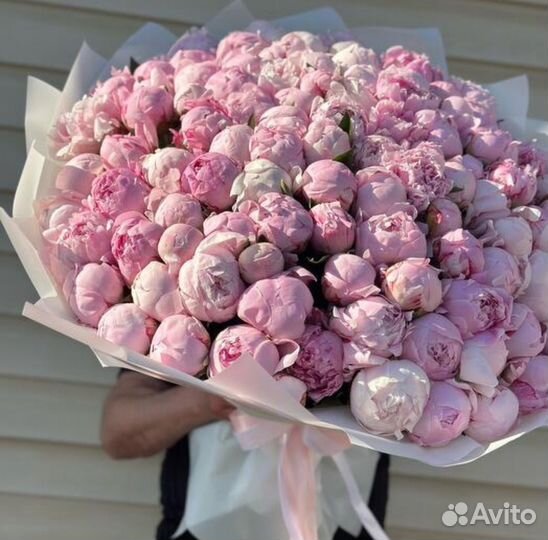 Букет из пионов