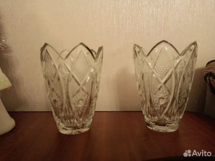 Хрустальная конфетница на ножке