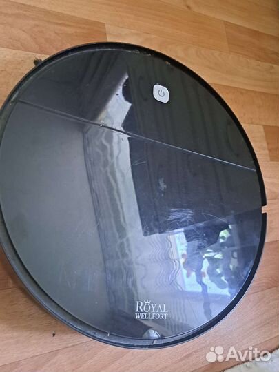 Робот-пылесос Royal Wellfort