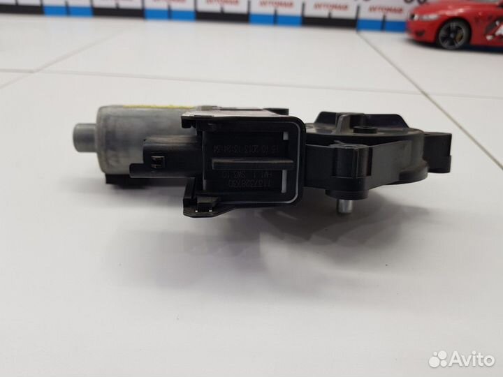 Моторчик стеклоподъемника передний правый