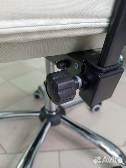 Кресло руководителя офисное компьютерное