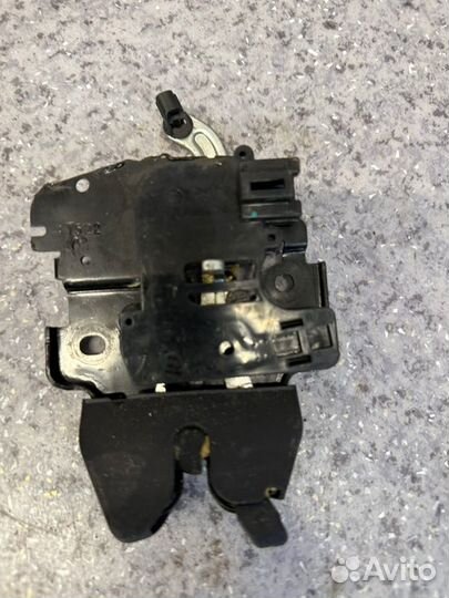 Замок багажника Nissan Almera G15