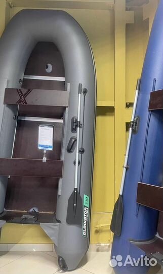 Лодка Gladiator B330