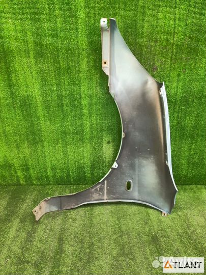 Крыло переднее правое toyota duet
