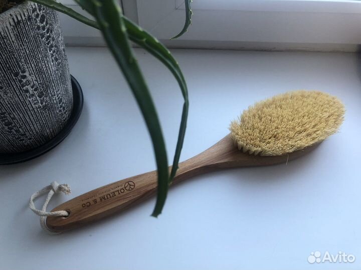 Щетка для сухого массажа новая