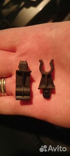 Фиксатор зажим стержня капота Nissan Qashqai