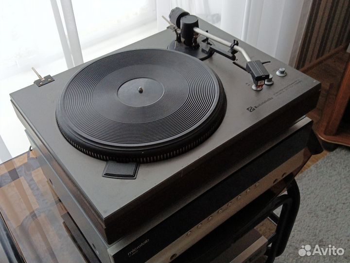 Проигрыватель винила