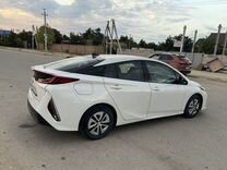 Toyota Prius 1.8 CVT, 2018, 130 141 км, с пробегом, цена 2 250 000 руб.