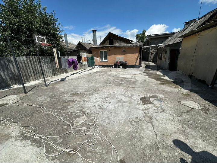 Продам помещения и земельный участок