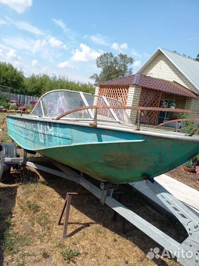 Моторная лодка с мотором с прицепом