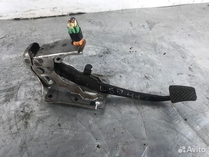 Педаль тормоза Peugeot 4007 2007-2012