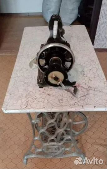 Швейная машинка зингер