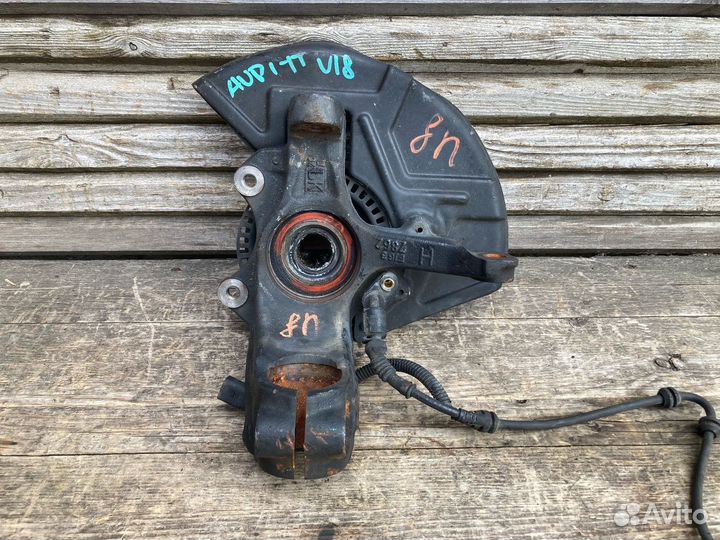 Кулак передний левый Audi TT 8N 1.8 turbo