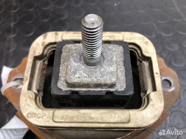 Опора двигателя Land Rover Discovery 3