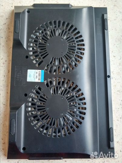 Охлаждающая подставка для ноутбука