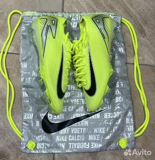 Футбольные бутсы nike mercurial