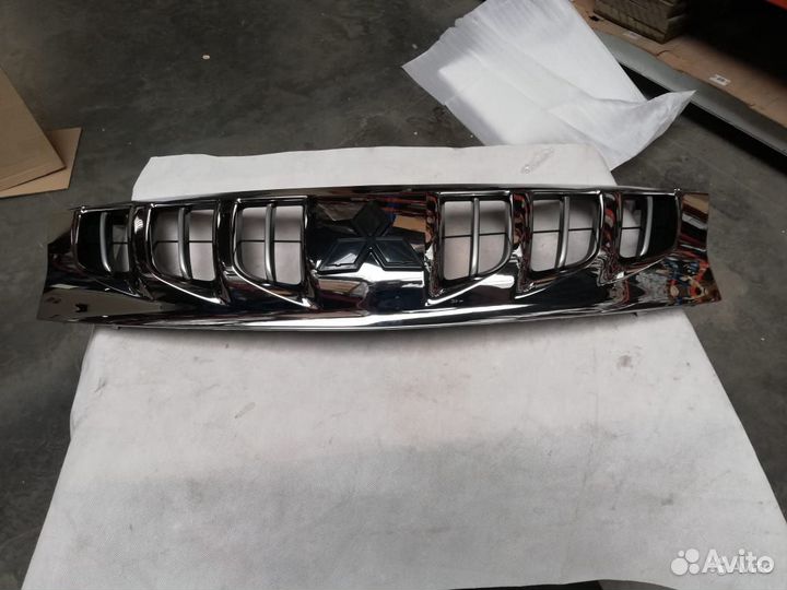 Решетка радиатора Mitsubishi L200 7450B007