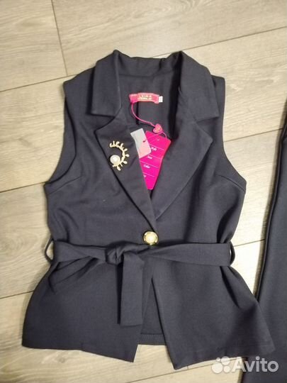 Школьный костюм с жилеткой