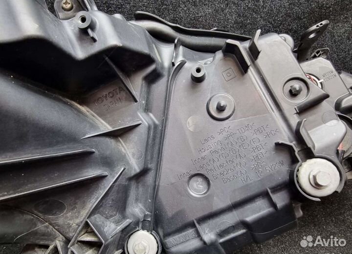 Фары на toyota camry