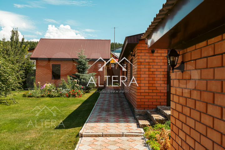 Дом 180 м² на участке 11,3 сот.