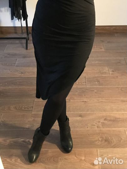 Платье ассиметричное с драпировкой