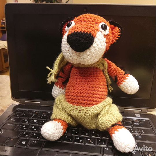 Вязанная игрушка Тигрёнок