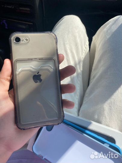 Телефон iPhone se 2020