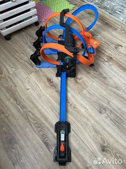Трек Hot Wheels винтовое столкновение