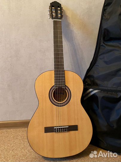 Гитара + теплый чехол, тюнер, струны, ремень