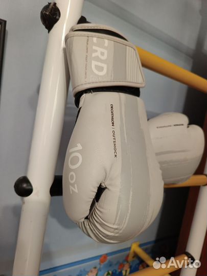 Боксерские перчатки 10 oz