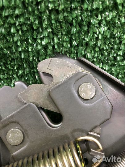 Замок капота Mitsubishi Galant 8