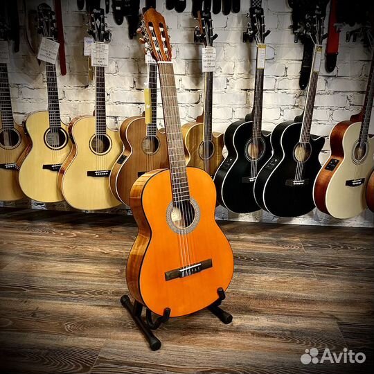 Классическая гитара 4/4 Cort AC100DX-YT