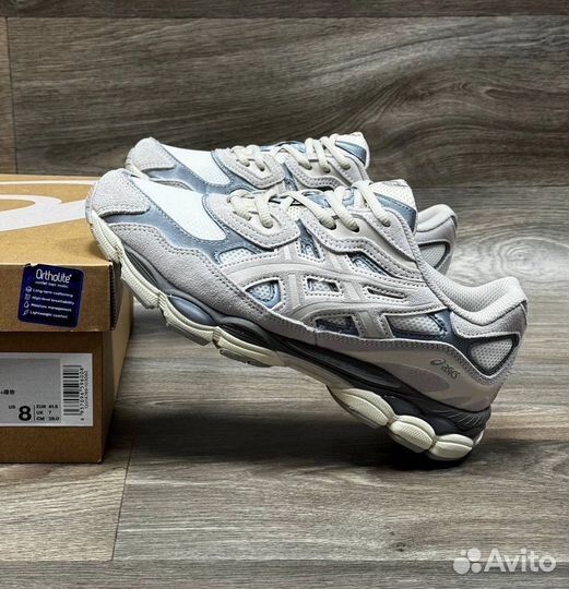 Кроссовки asics