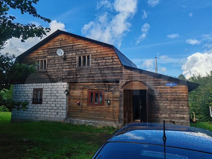 Коттедж 200 м² на участке 9 сот.