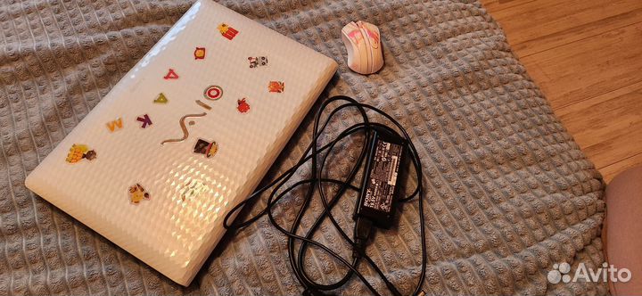 Ноутбук Sony vaio белый (без сумки)