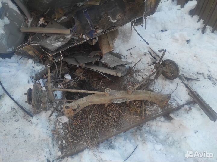 Стойка,кулак, суппорт тойота королла e110,111