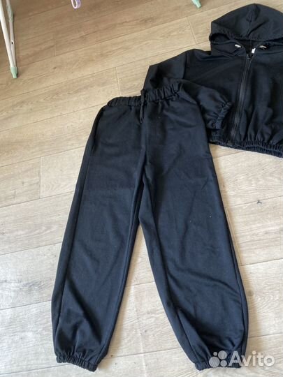 Женский спортивный костюм