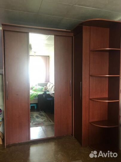 Угловой шкаф