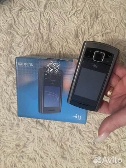 Телефоны и аксессуары пакетом