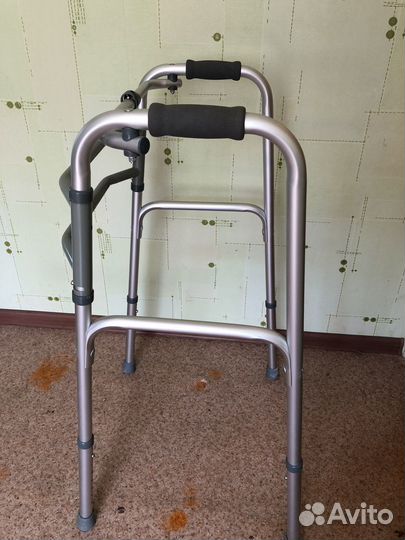 Ходунки для взрослых шагающие