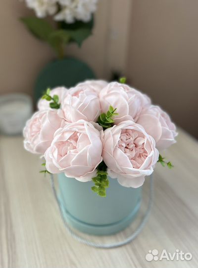 Букет из мыльных пионов и эвкалипта