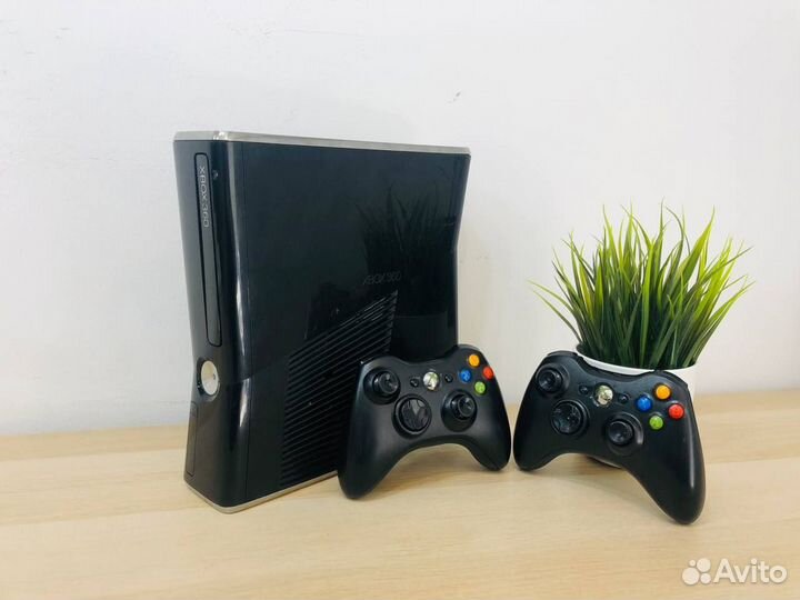Игровая приставка Xbox 360 slim