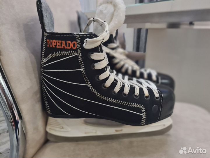 Коньки хоккейные профессиональные 38 размер