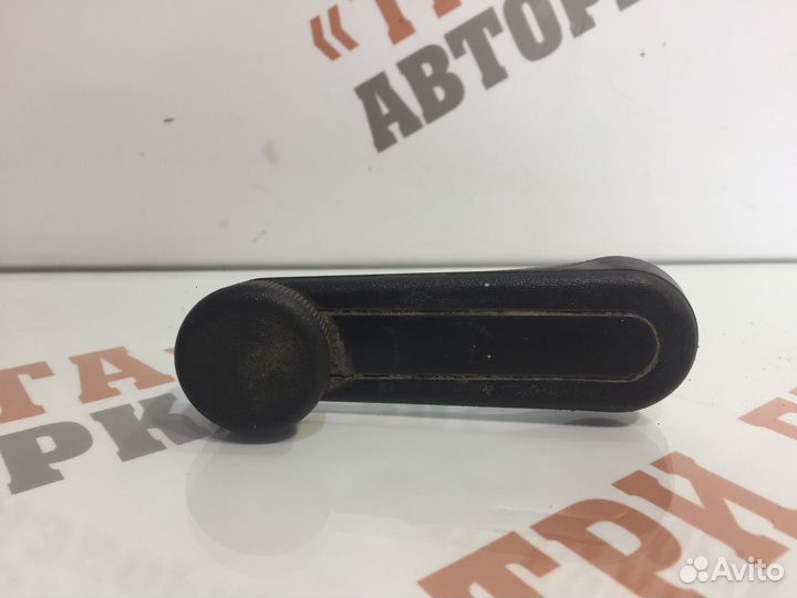 Тойота Ручка стеклоподъёмника заднего левого