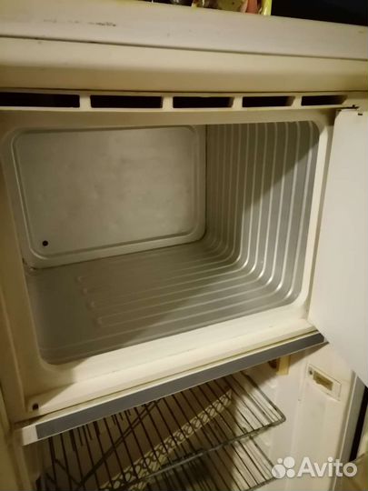 Холодильник Памир. В рабочем состоянии