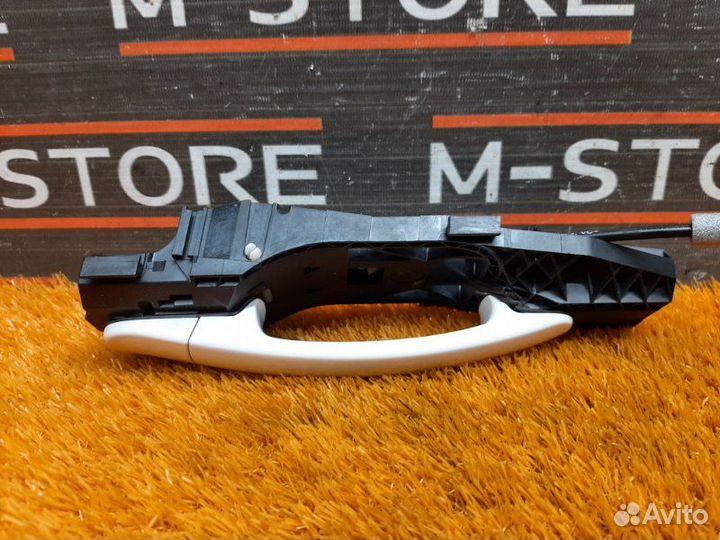 Ручка двери внешняя передняя левая Volkswagen